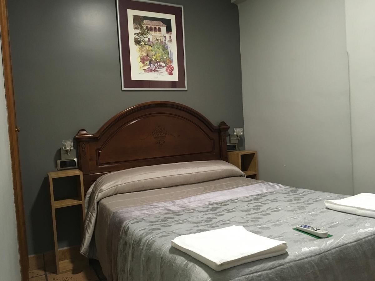 Pension La Redonda Логроньо Экстерьер фото